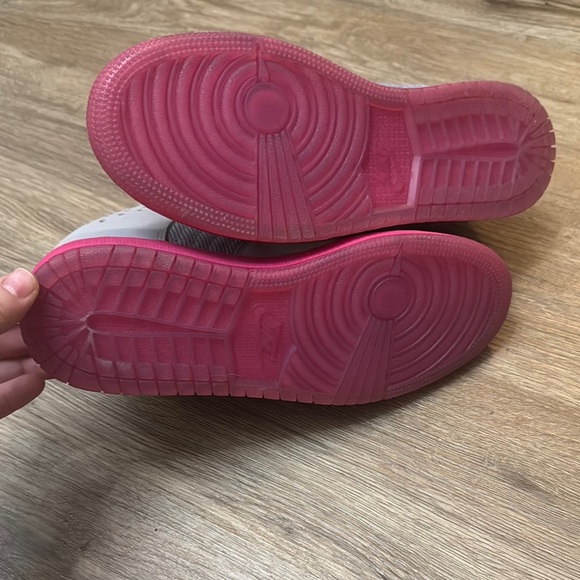 Women's Jordans Gray and Pink Sneakers - Picture 6 of 8